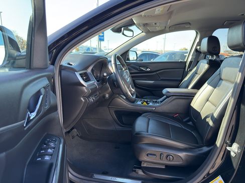 Used 2023 GMC Acadia SLT w/ Elevation Edition image 12