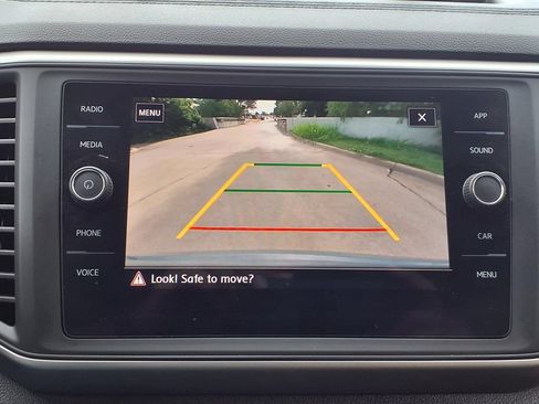Used 2020 Volkswagen Atlas Cross Sport SE w/ Towing Package FWD image 16