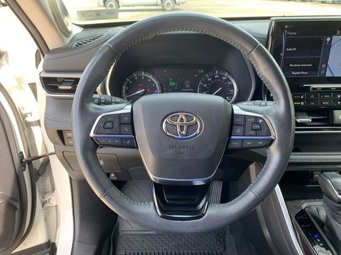 Used 2020 Toyota Highlander Platinum image 30