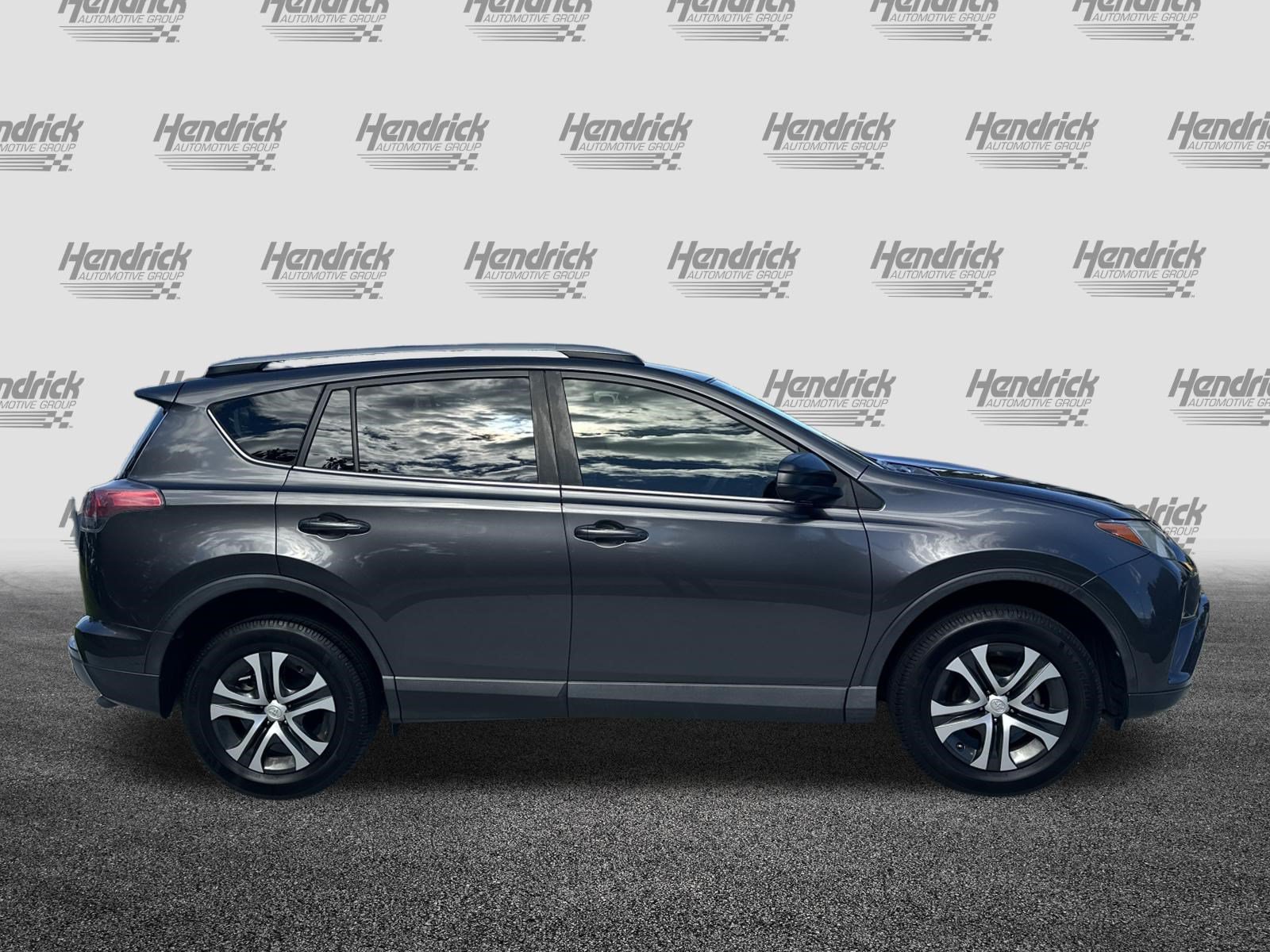 Used 2017 Toyota RAV4 LE FWD image 11