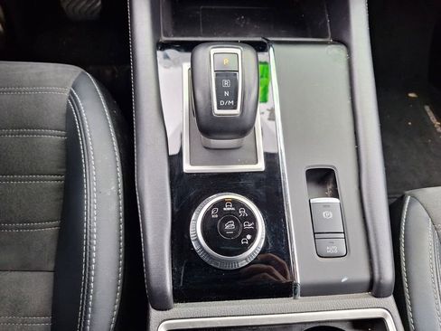 Used 2024 Mitsubishi Outlander SE Black Edition image 17