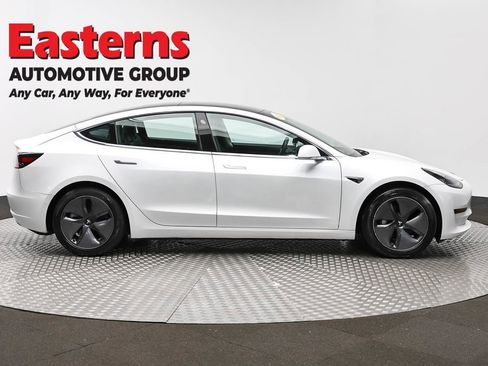 Used 2020 Tesla Model 3 Standard Range Plus image 4