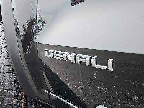 Certified 2023 GMC Canyon Denali image 31