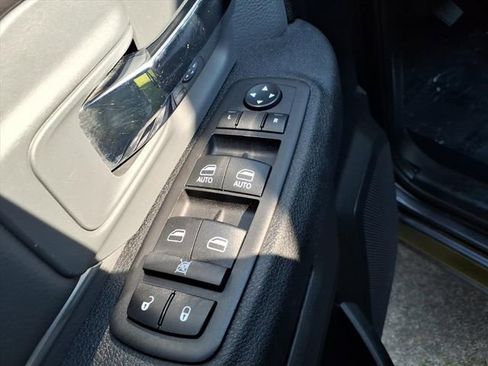 Used 2024 RAM 1500 Classic SLT image 19