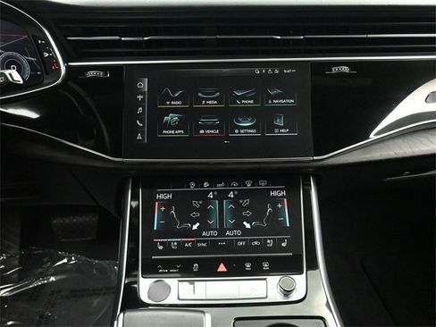 Used 2020 Audi Q8 Prestige w/ Prestige Package image 28