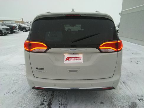 Used 2019 Chrysler Pacifica Touring-L Plus w/ Advanced Safetytec Group image 6