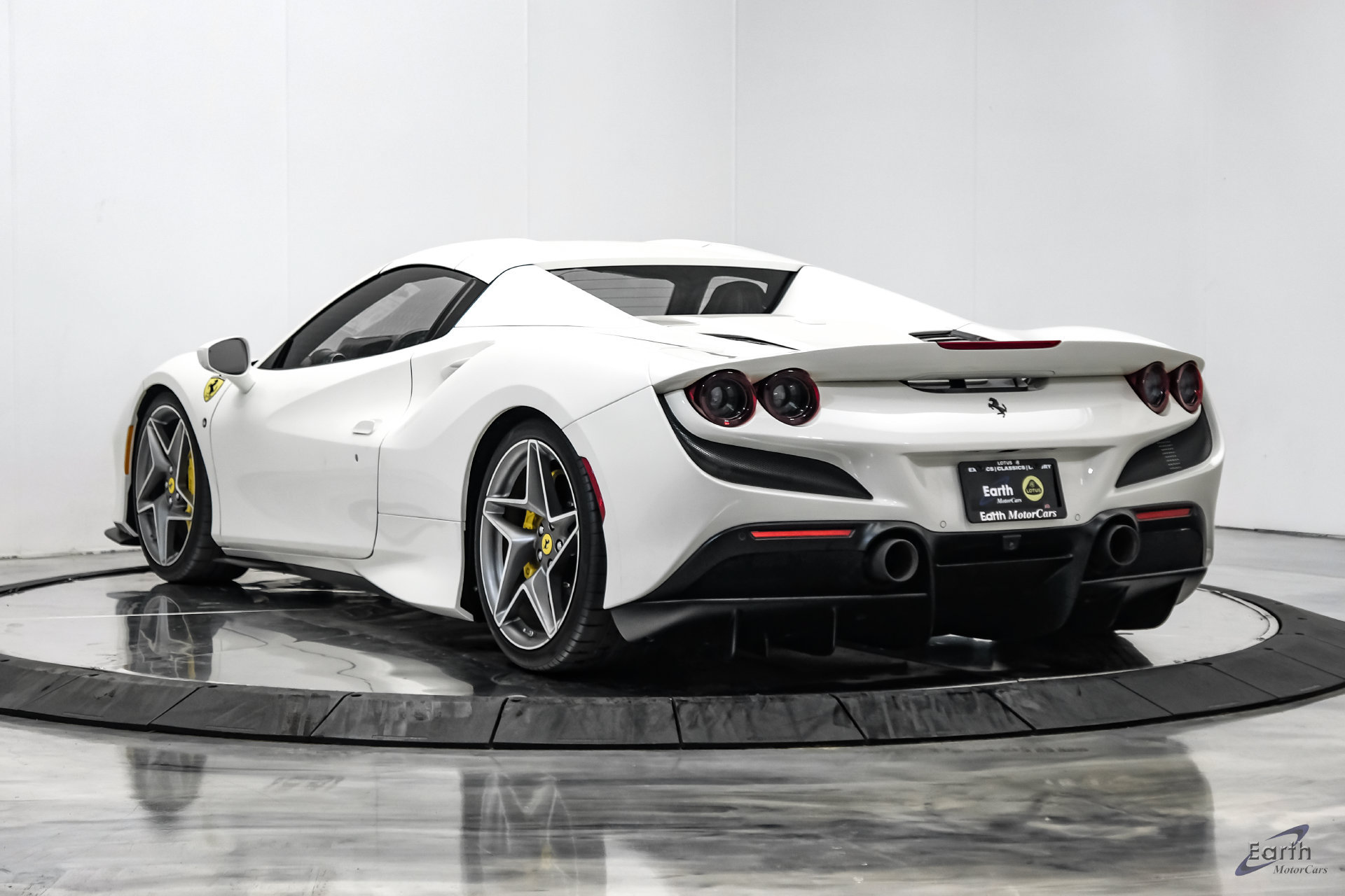 Used 2022 Ferrari F8 Tributo RWD image 14