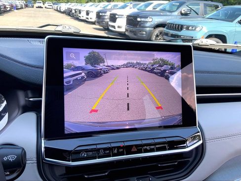 Certified 2024 Jeep Compass Limited w/ Sun and Sound Group AWD/4WD image 28