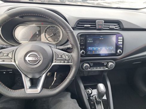 New 2025 Nissan Versa SR w/ Trunk Package image 13