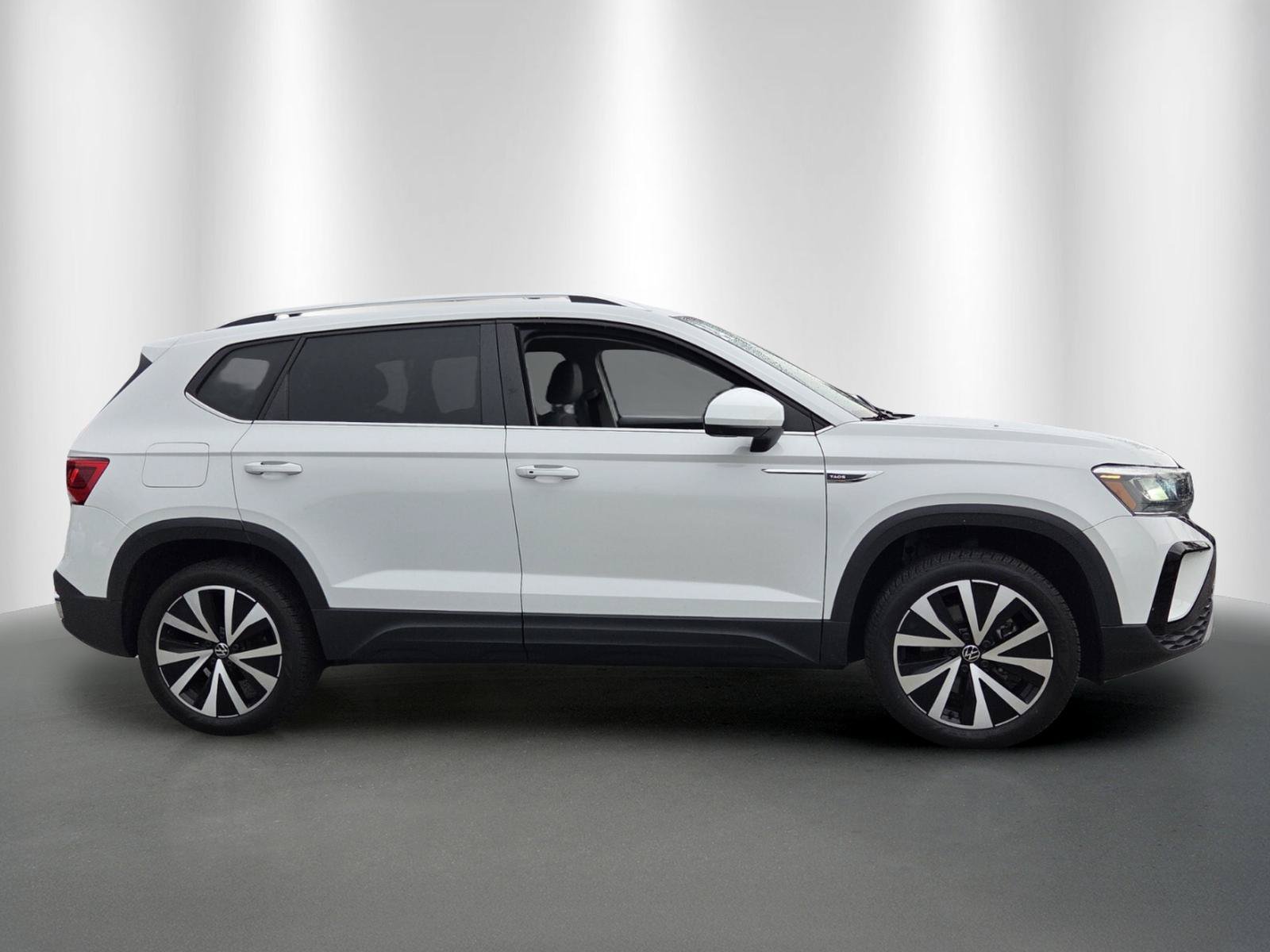 Used 2024 Volkswagen Taos SE FWD image 8