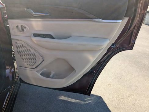 New 2026 Jeep Grand Cherokee Limited RWD image 31