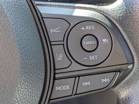 Used 2025 Toyota RAV4 XLE AWD/4WD image 14