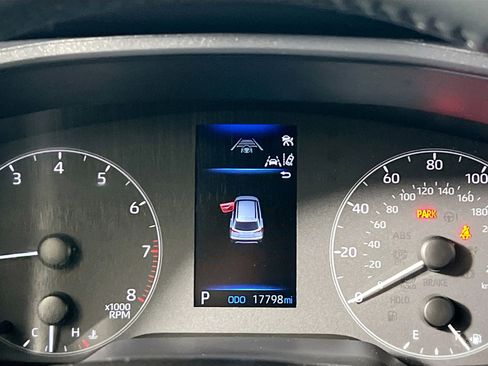 Used 2024 Toyota Corolla Cross LE image 23