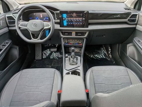 New 2026 Volkswagen Taos SE image 14