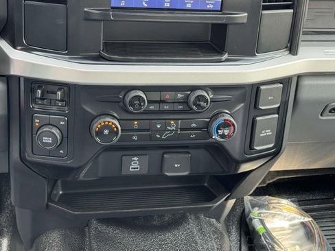 New 2025 Ford F550 4x4 Crew Cab Super Duty image 15