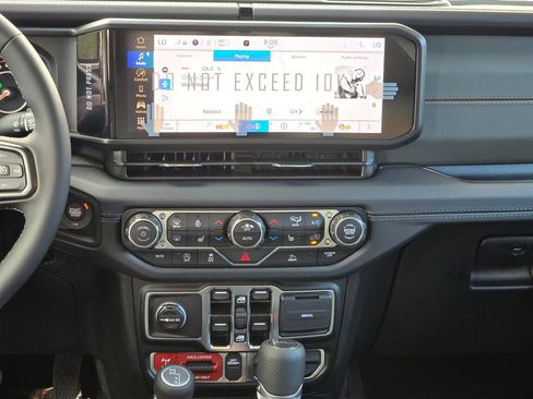 New 2025 Jeep Gladiator Mojave w/ Convenience Group image 27