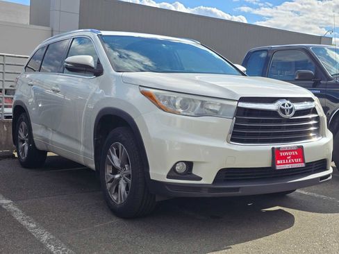 Used 2015 Toyota Highlander XLE AWD/4WD image 3