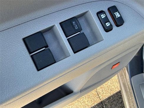 Used 2013 Toyota Highlander Limited image 14