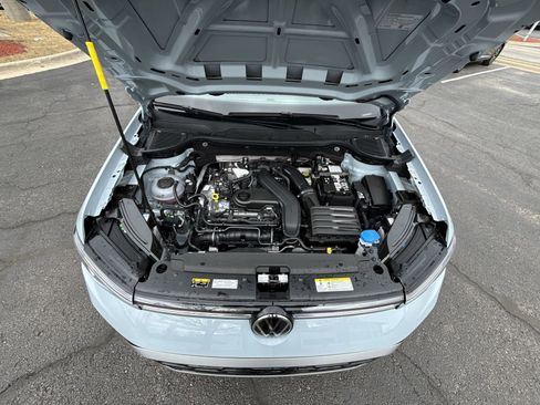 Used 2025 Volkswagen Taos SEL image 28