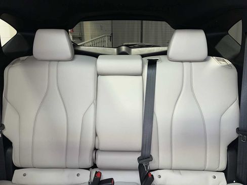 Used 2025 Acura RDX SH-AWD image 22
