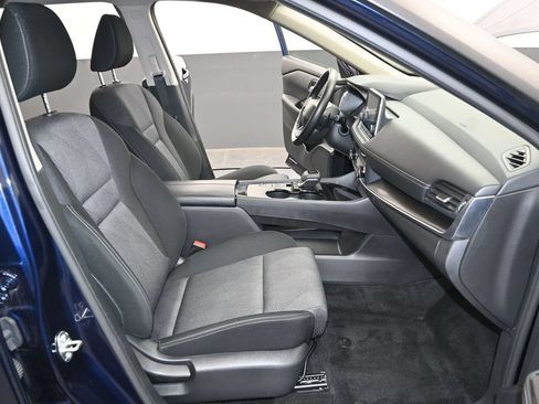 Used 2025 Nissan Rogue SV FWD image 26