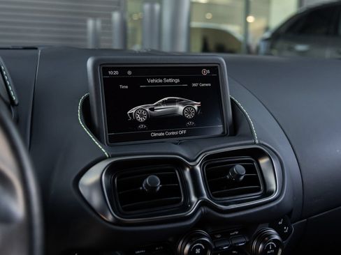 Used 2022 Aston Martin V8 Vantage Coupe RWD image 32