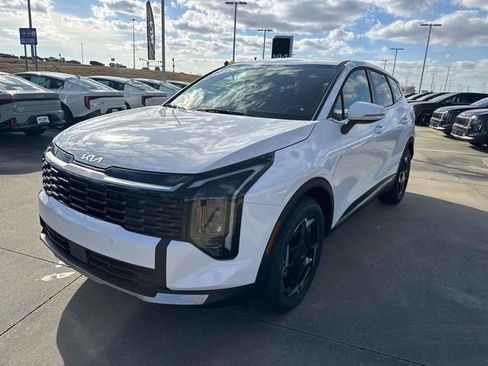 New 2026 Kia Sportage EX image 3