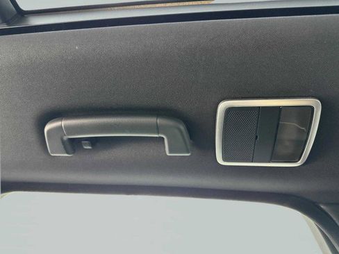 Used 2016 Land Rover Range Rover Sport SVR image 40