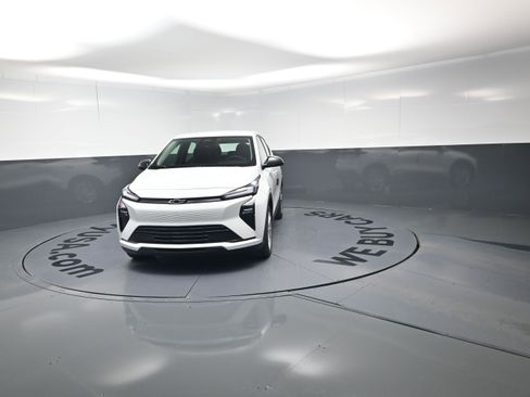 New 2027 Chevrolet Bolt LT w/ Comfort Package FWD image 5