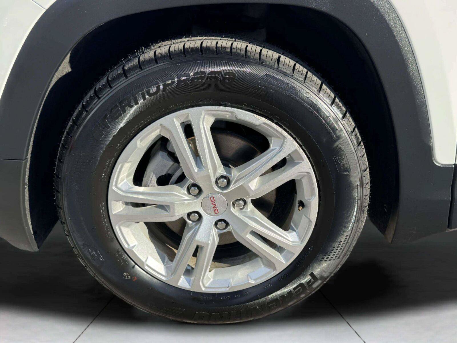 Used 2024 GMC Terrain SLE FWD image 44