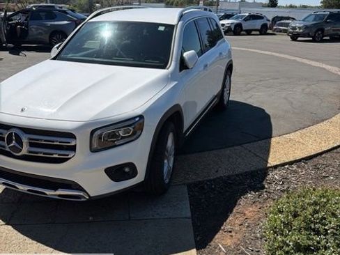 Used 2022 Mercedes-Benz GLB 250 GLB 250 image 2