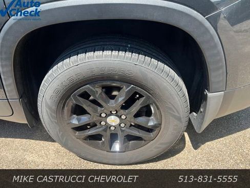 Used 2018 Chevrolet Traverse LT FWD image 5