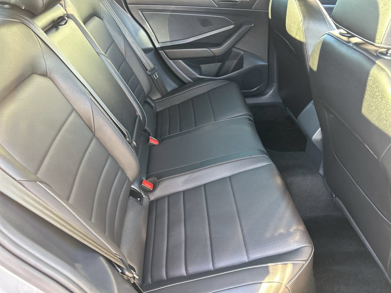 Certified 2023 Volkswagen Jetta SE w/ Panoramic Sunroof Package FWD image 9