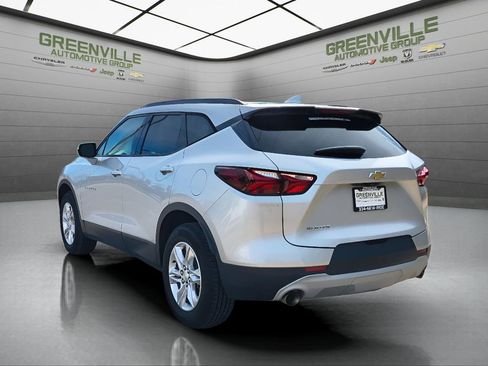 Used 2021 Chevrolet Blazer LT w/ Sound & Technology Package FWD image 5