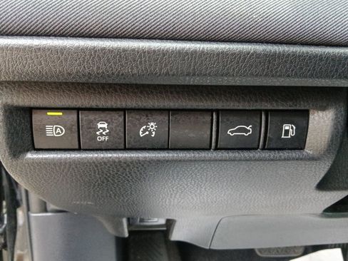 Used 2025 Toyota Camry LE FWD image 17