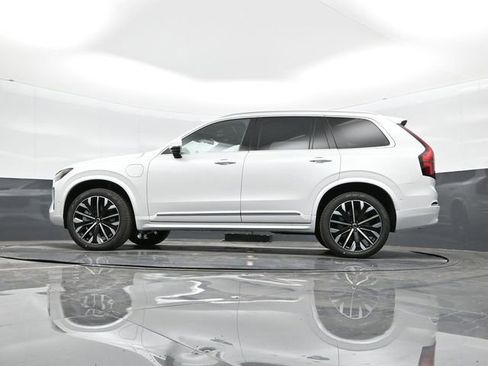 New 2026 Volvo XC90 T8 Plus w/ Protection Package Premier image 35