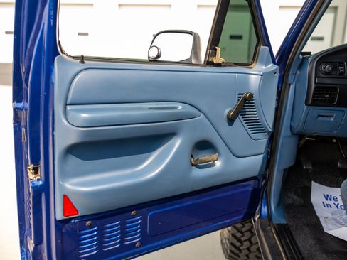 Used 1997 Ford F250 4x4 Regular Cab Heavy Duty image 33