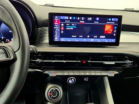 Used 2024 Alfa Romeo Tonale Ti image 18