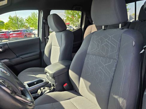 Used 2019 Toyota Tacoma TRD Sport AWD/4WD image 23