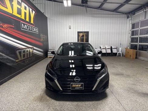 Used 2024 Nissan Altima 2.5 SV FWD image 29