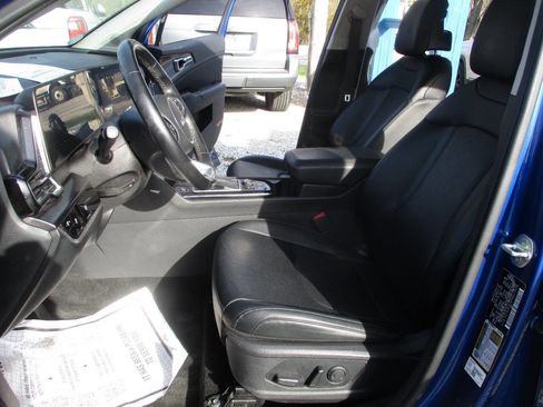 Used 2023 Kia Sportage EX image 21