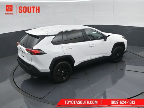 Used 2023 Toyota RAV4 LE FWD image 43