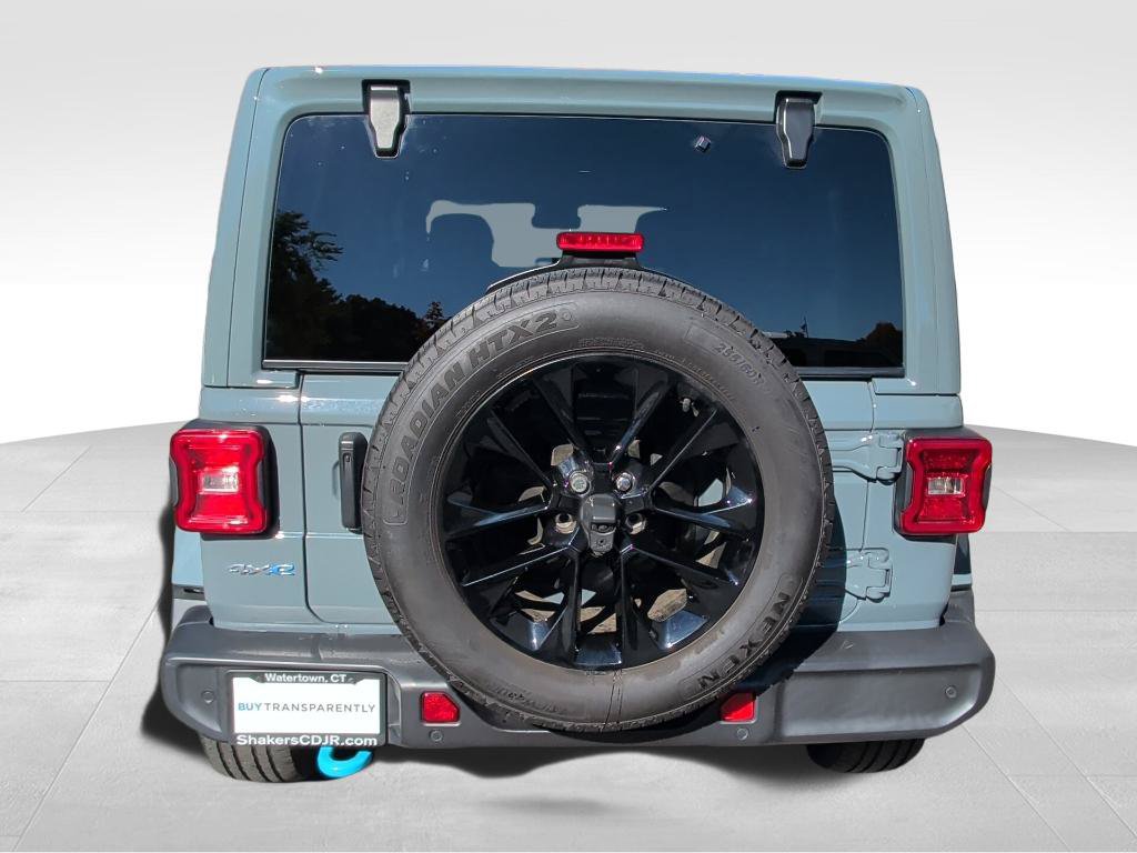 Used 2024 Jeep Wrangler Unlimited Sahara w/ Technology Group AWD/4WD image 4