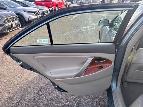 Used 2011 Toyota Camry image 36