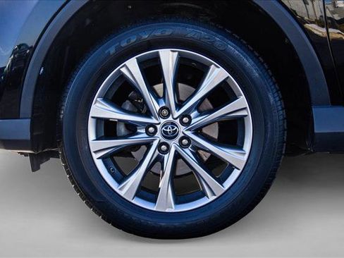 Used 2018 Toyota RAV4 Limited image 9