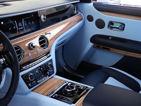 Certified 2022 Rolls-Royce Ghost w/ Ghost Package image 24