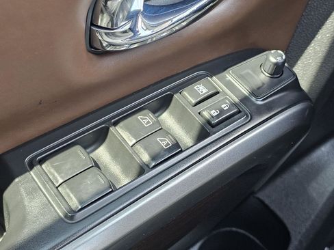 Used 2016 Nissan Titan Platinum Reserve image 8