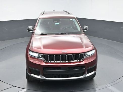 Used 2022 Jeep Grand Cherokee L Limited AWD/4WD image 39