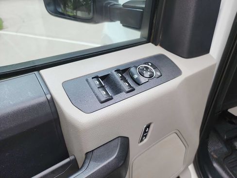 Used 2019 Ford F250 XL w/ Power Equipment Group RWD image 15