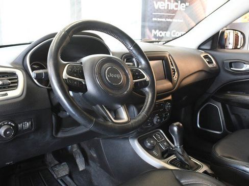 Used 2018 Jeep Compass Latitude w/ Popular Equipment Group AWD/4WD image 37